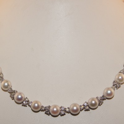 18 Karat White Gold Diamond and Pearl Necklace.
