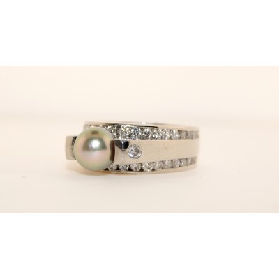 Platinum Diamond with Pearl Ring