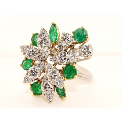 18K White Gold Diamond and Emerald Ring