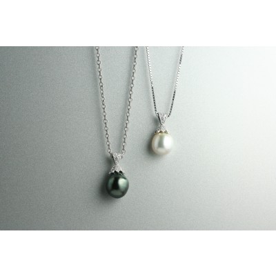 Black and White South Sea pearl Pendants.