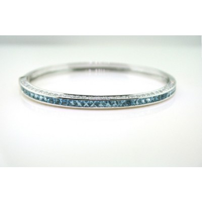18K White Gold Diamond Bangle