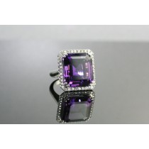 18 Karat White Gold Amethyst and Diamond Ring 