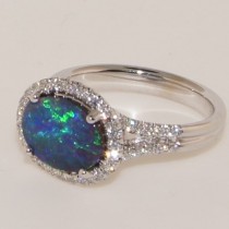 18 Katat White Gold Diamond Opal Ring.