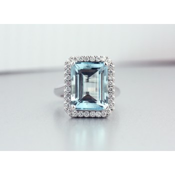 18 Karat White Gold Aquamarine and Diamond Ring  
